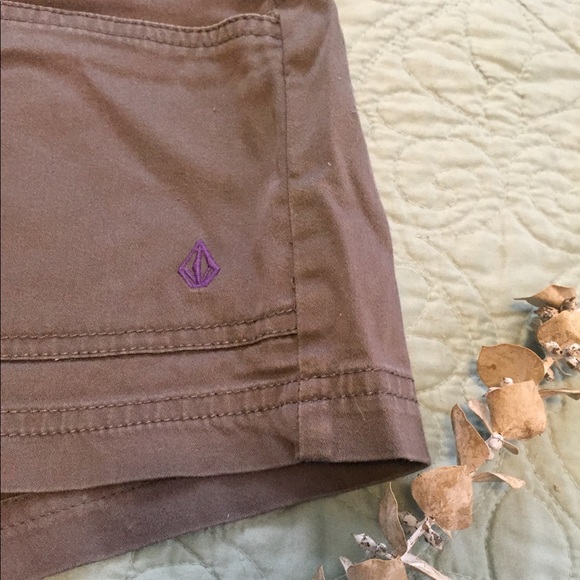 Volcom Shorts - Picture 2 of 6